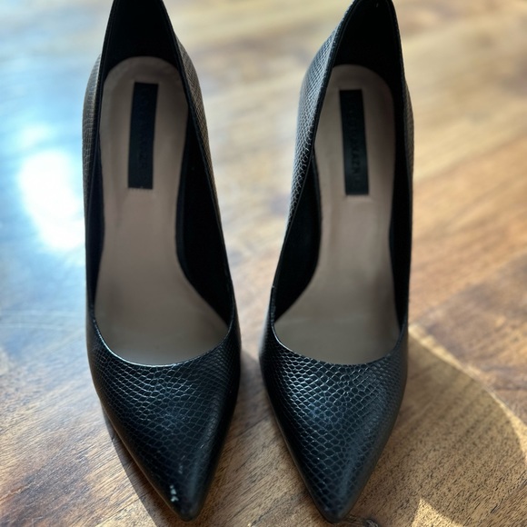 BCBG Maxazria Black Leather Pump with Metallic Heel 37 - Picture 3 of 8